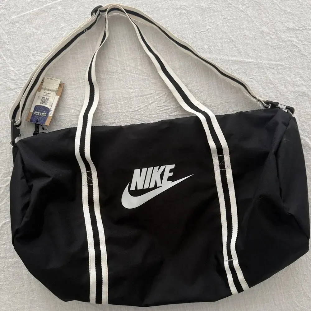 Nike NWT *stained | black / white Heritage duffel sports gym workout travel bag
